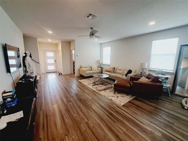 Building Photo - 7700 Linnie Ln