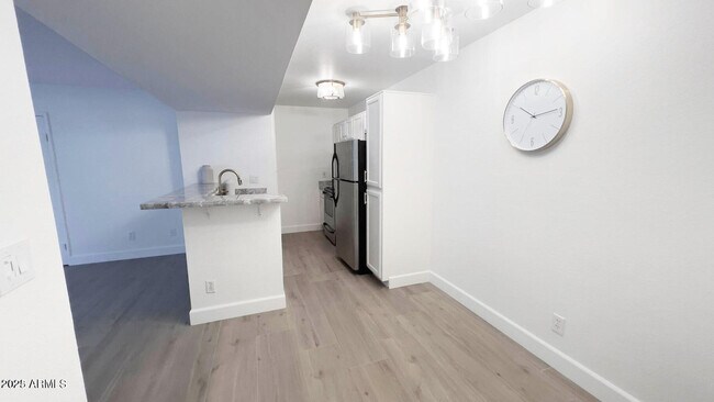Foto del edificio - 2938 N 61st Pl
