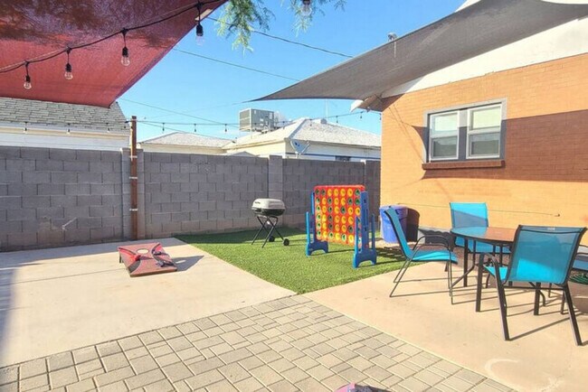 Foto del edificio - 13th Pl Left  Charming Apt |Downtown|Phoen...