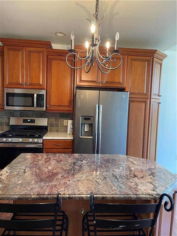 Building Photo - 5527 Spring Ridge Dr E