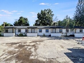 Building Photo - 4605 N Hubert Ave
