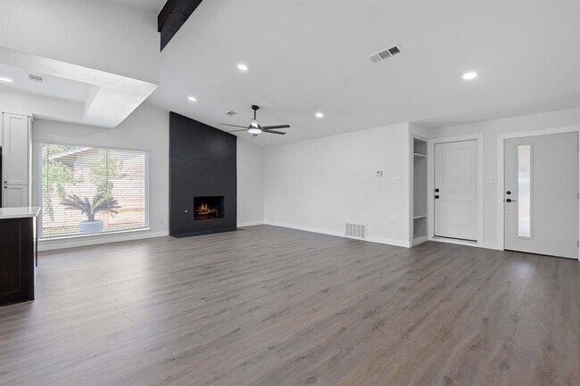Foto del edificio - 5113 Loyola Ln