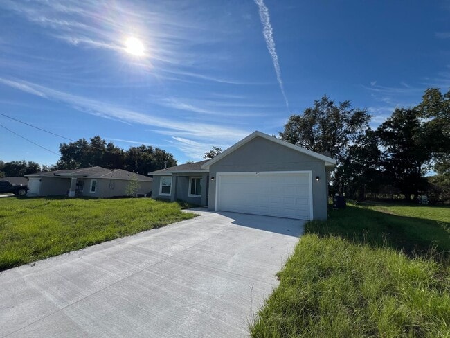 Building Photo - Ready to move-in October 18th! UPGRADED BR...