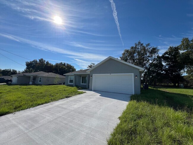 Foto del edificio - Ready to move-in October 18th! UPGRADED BR...