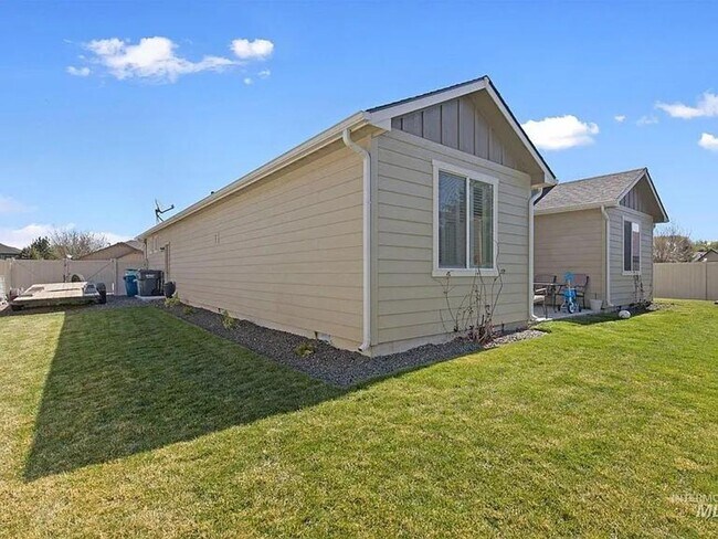Foto del edificio - 723 W Heather Woods Dr