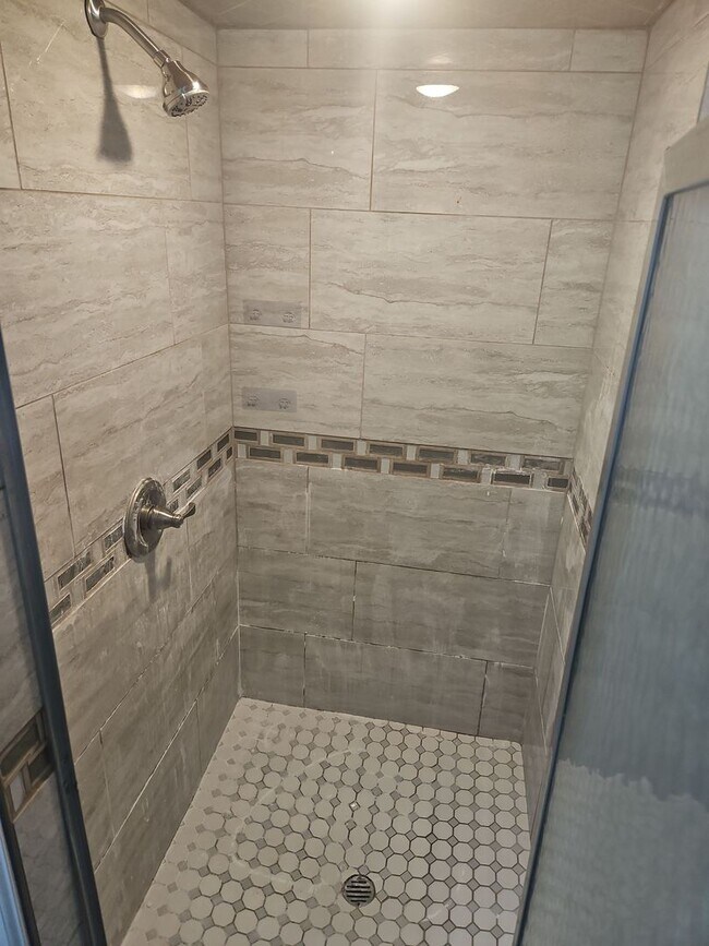 Foto del edificio - 1764 N James St