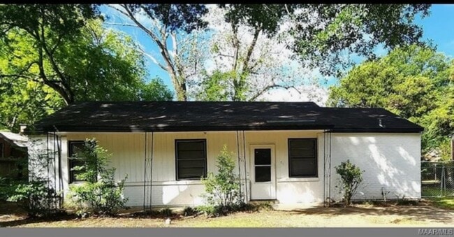 Building Photo - 711 Iris Ln