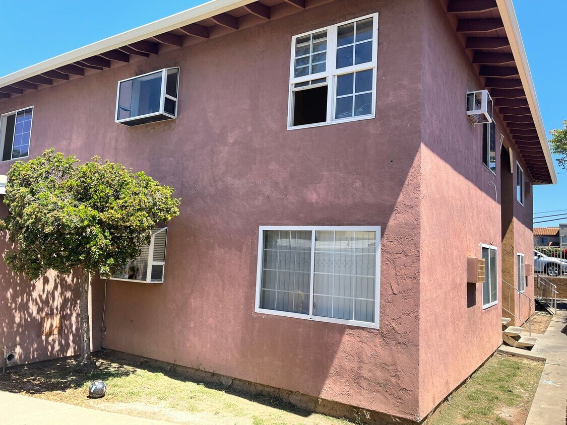 Building Photo - 2 bedrooms apartment in El Cajon CA.
