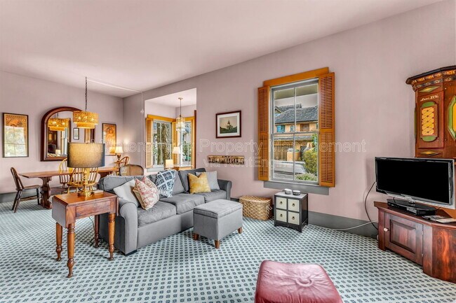 Foto del edificio - 759 Lighthouse Ave