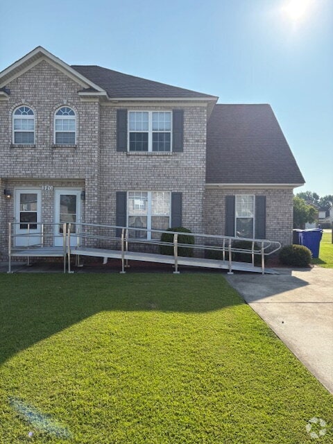 Building Photo - 320 S Square Dr