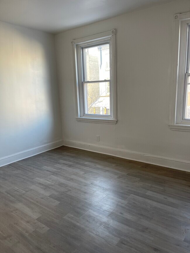 Foto del edificio - 867 N 50th St