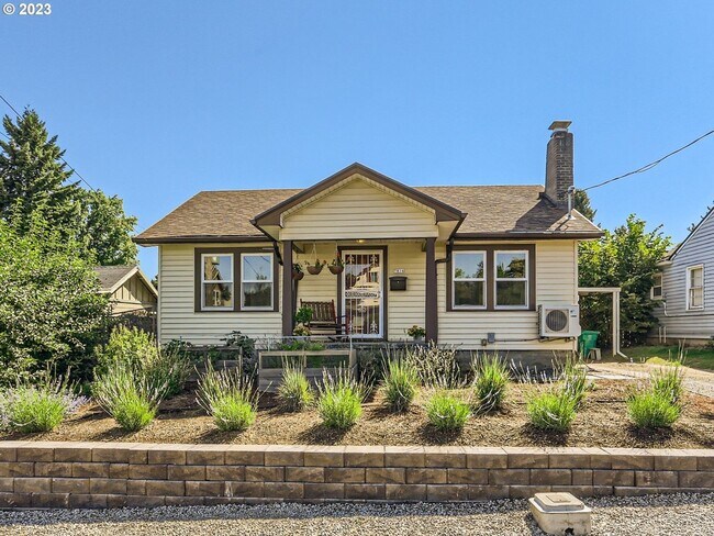 Building Photo - NORTH PORTLAND!  Charming 1920s Bungalow w...