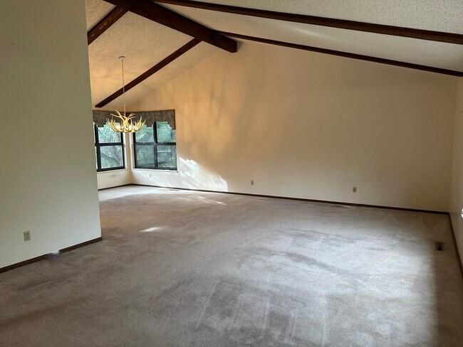 Building Photo - 6955 Mikado Ln