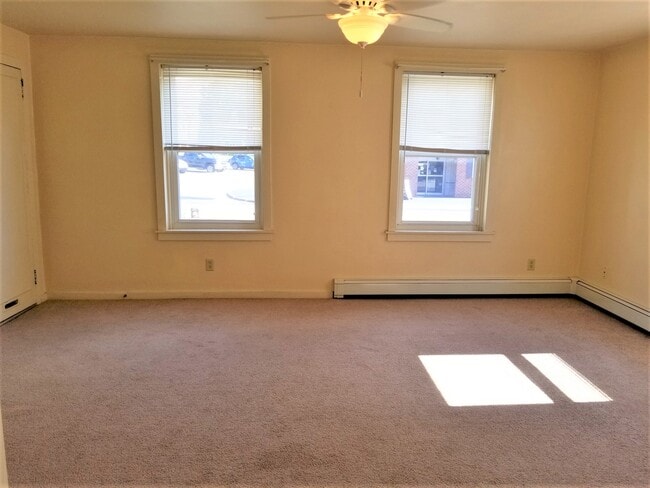 605 Third St, Apt 1 - Liv Rm - 605 3rd St