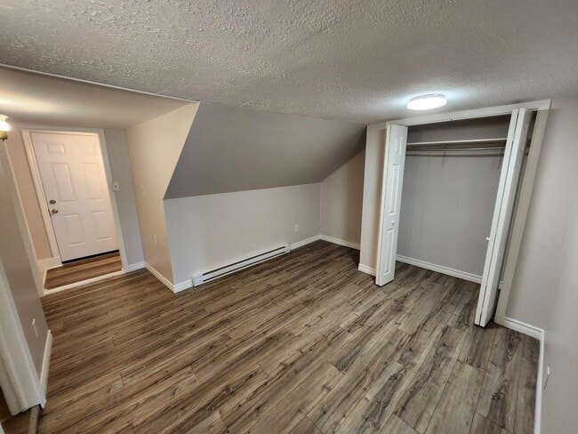 Building Photo - 256 Waterloo St