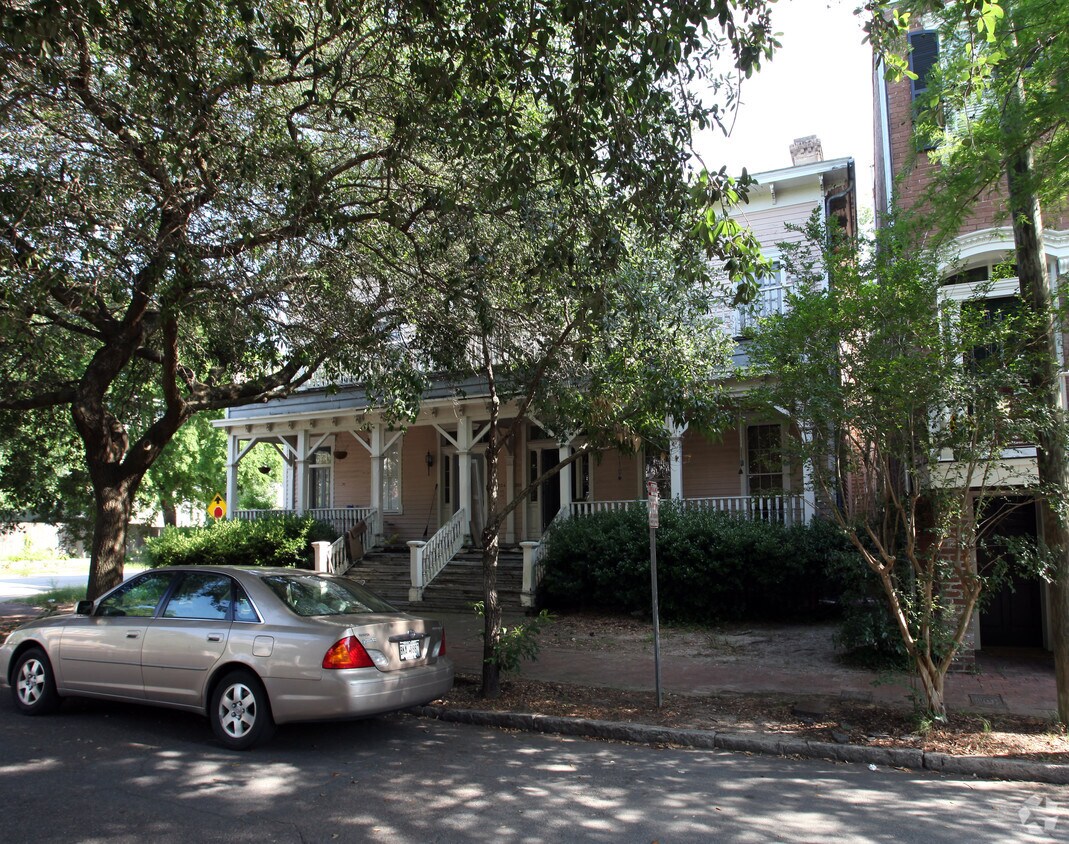 222 W Bolton St, Savannah, GA 31401 Apartments in Savannah, GA