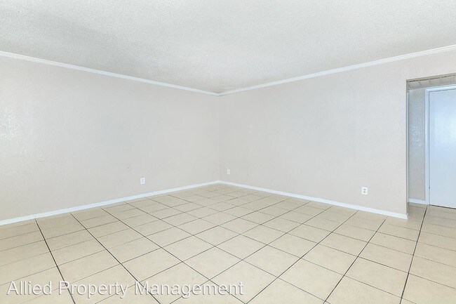 Foto del edificio - 3327 Willow Creek Dr