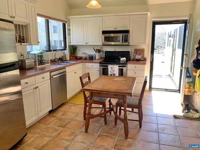 Foto del edificio - 1246 Chatham Ridge