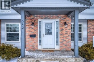 Building Photo - 952 Farnham Rd