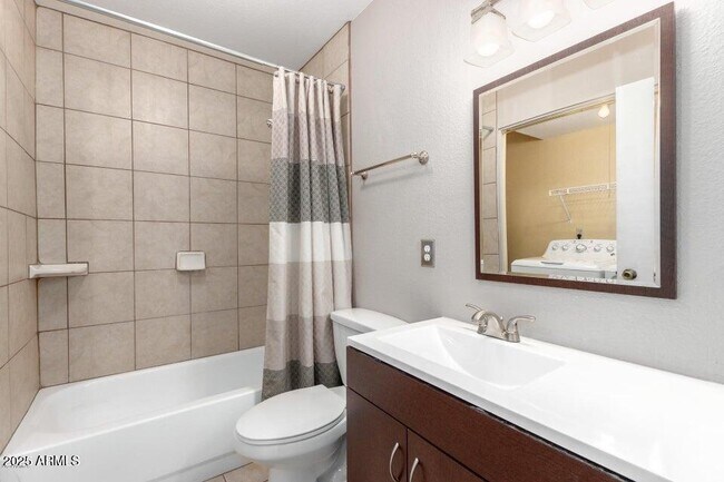 Foto del edificio - 928 S Casitas Dr