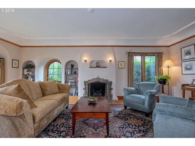 Building Photo - BEAUTIFUL TUDOR ON ALAMEDA RIDGE, 4/2.5