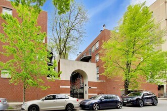 Building Photo - 5400 S Hyde Park Blvd