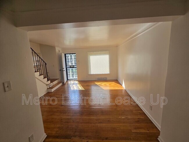 Foto del edificio - 15734 Meyers Rd