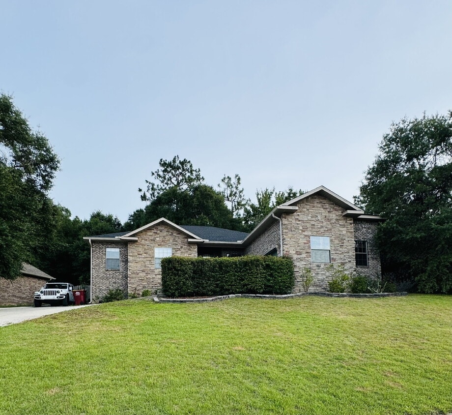 Primary Photo - 603 Red Fern Rd