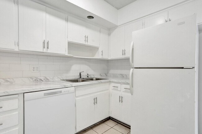 Foto del edificio - 2540 NE 10th Ct