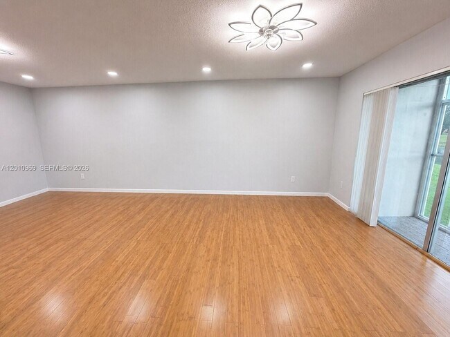 Building Photo - 2461 SW 82nd Ave