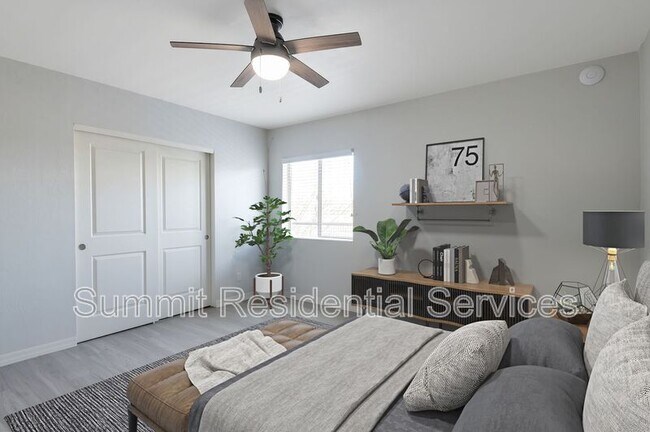 Foto del edificio - 814 E 9th St