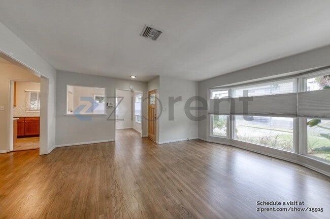 Foto del edificio - 5142 Balboa Blvd