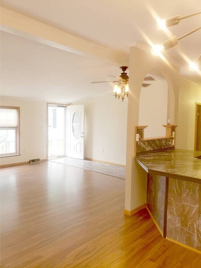 Foto del edificio - 2368 W 148th St S