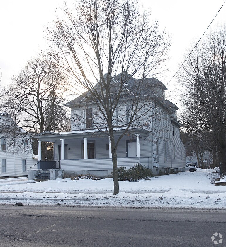 Foto del edificio - 47 Maple St