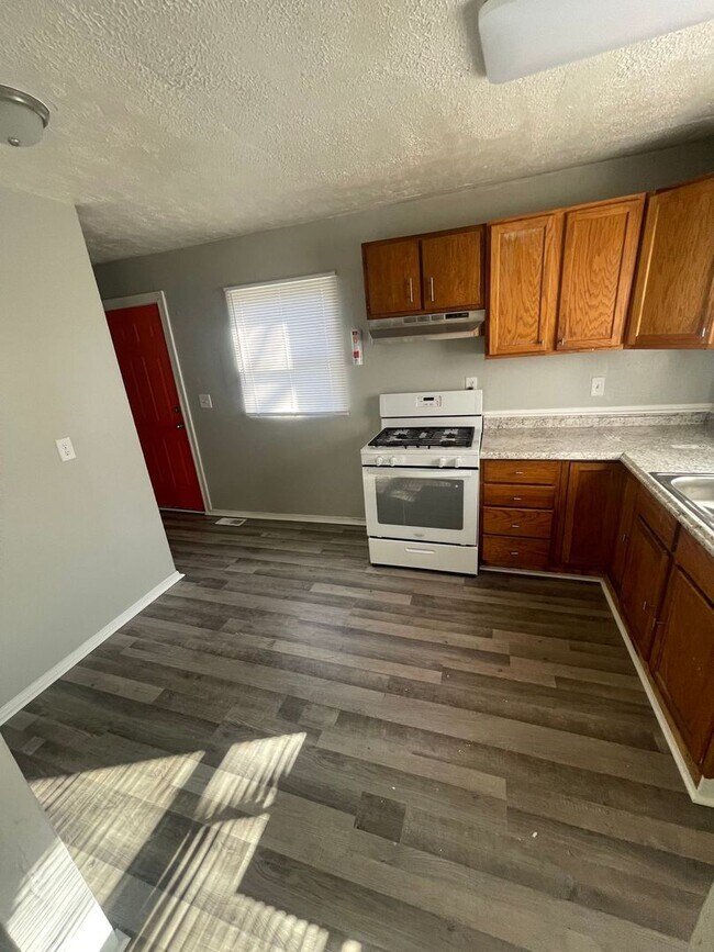 Foto del edificio - 1230 W 18th St