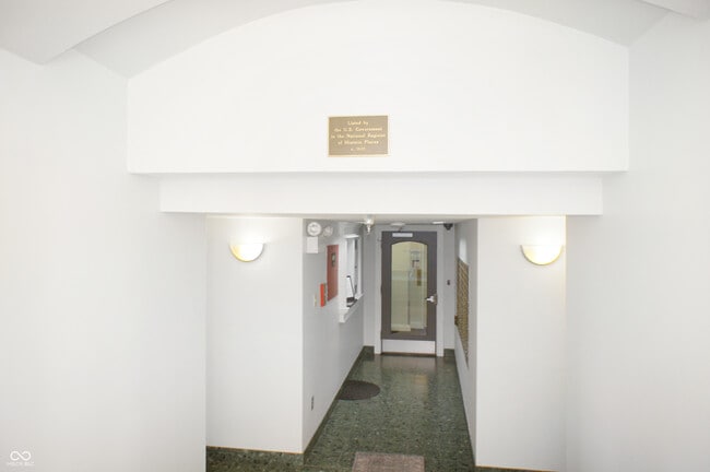 Foto del edificio - 230 E 9th St