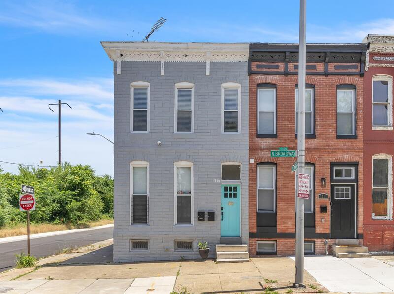 Primary Photo - 1319 North Broadway - 2