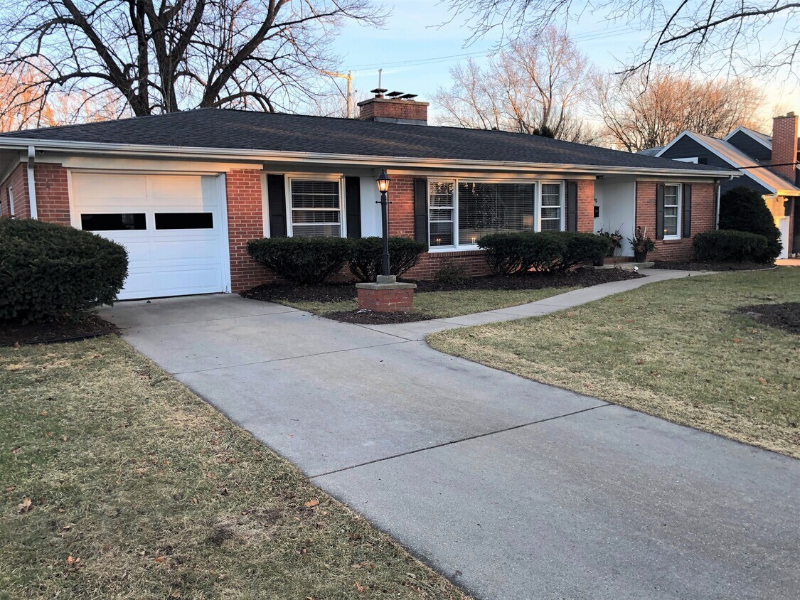 459 Clifden Drive - 459 Clifden Dr