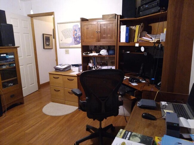 Foto del edificio - 275 Bayridge Ct