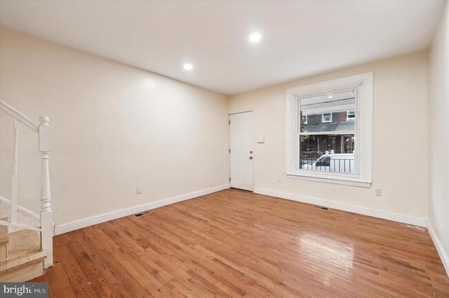 Building Photo - 1331 S Stanley St