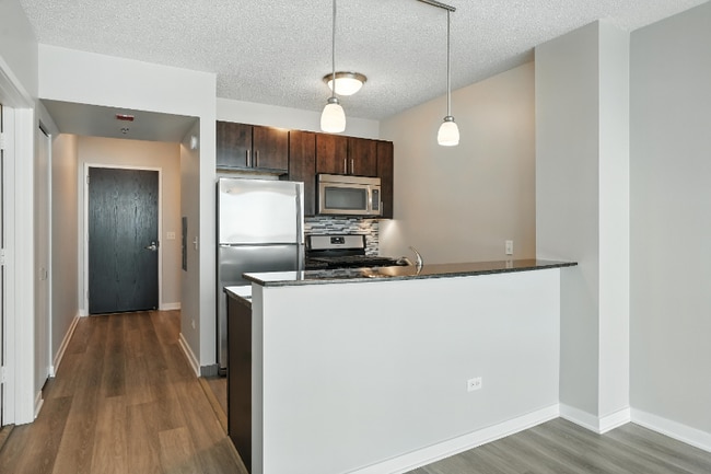 Building Photo - 335 E Ohio St