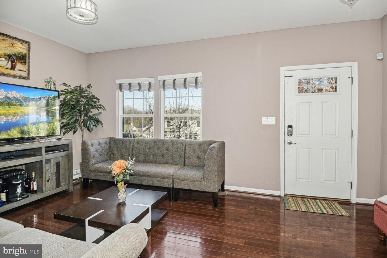 Foto principal - 6984 Elm Ave
