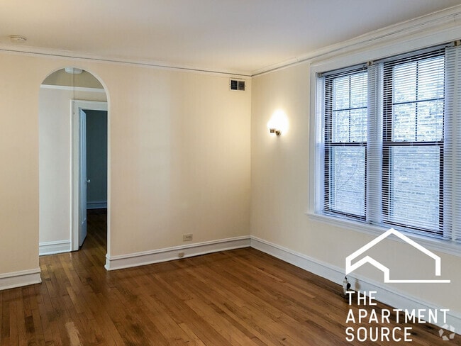 Building Photo - 3622 N Marshfield Ave