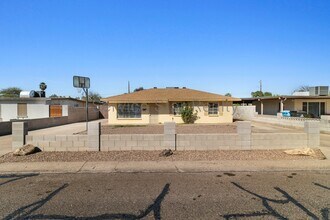 Building Photo - 4232 N 33rd Dr