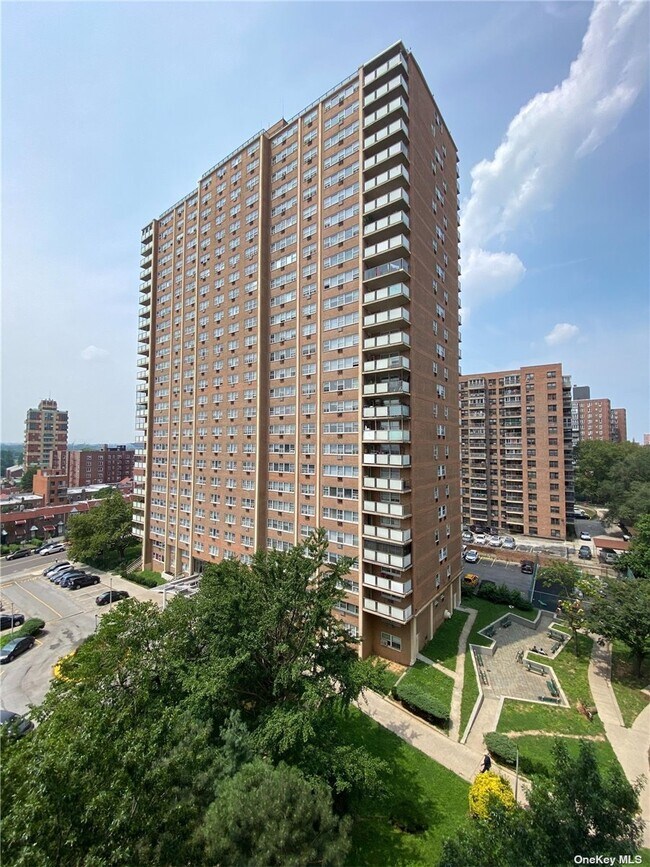 Foto del edificio - 138-35 Elder Ave