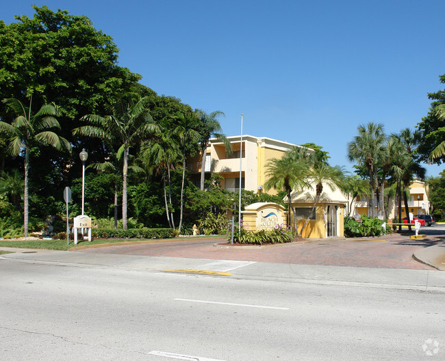 Foto del edificio - The Beach Club at Fontainebleau Park