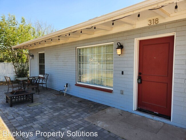 Building Photo - 3 br, 1 bath House - 318 S Terry Circle