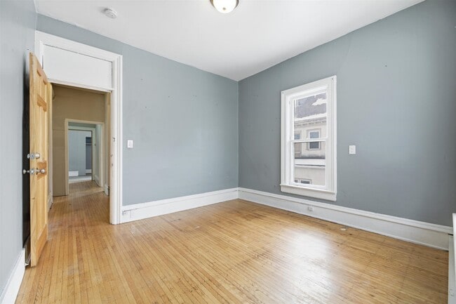 Building Photo - 514 5th Ave SE