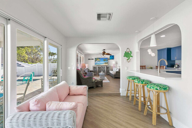 Building Photo - 685 N Barfield Dr