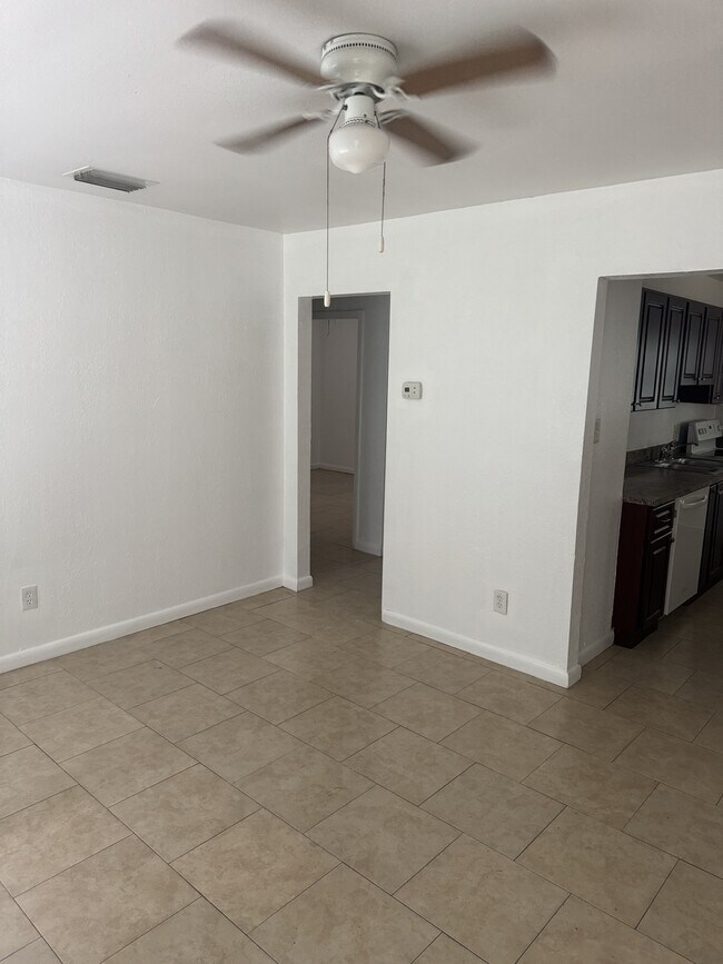 Foto del edificio - 1502 E Shadowlawn Ave
